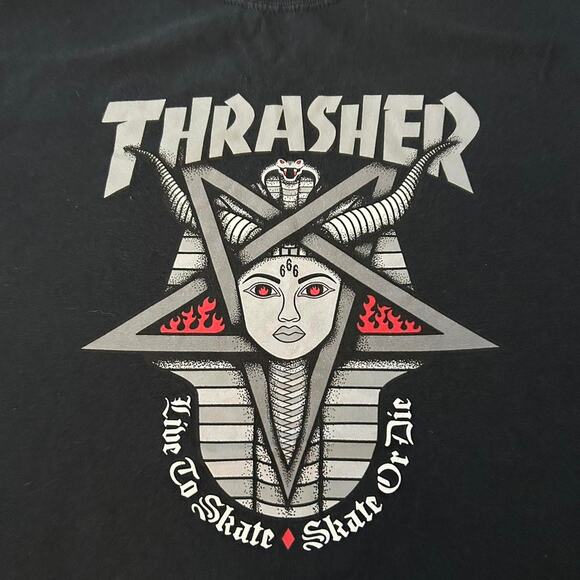 Thrasher graphic tee no flaws - Picture 2 of 4